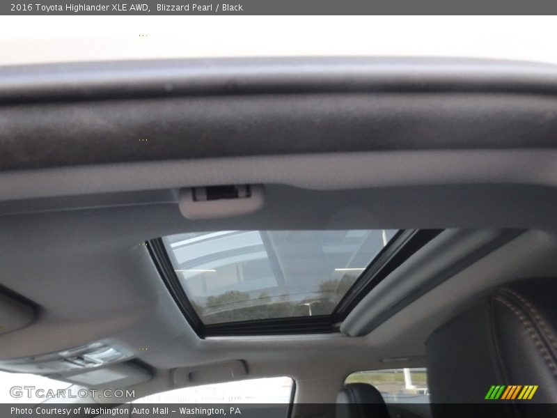 Blizzard Pearl / Black 2016 Toyota Highlander XLE AWD