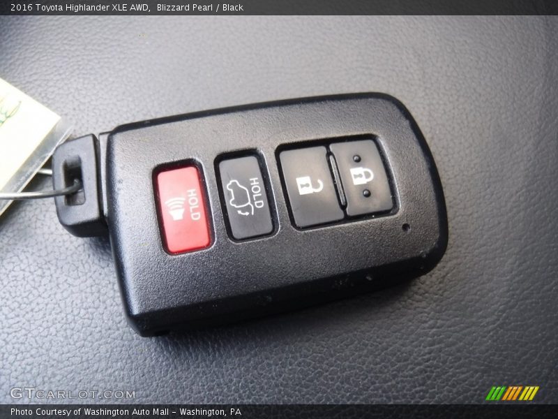 Blizzard Pearl / Black 2016 Toyota Highlander XLE AWD