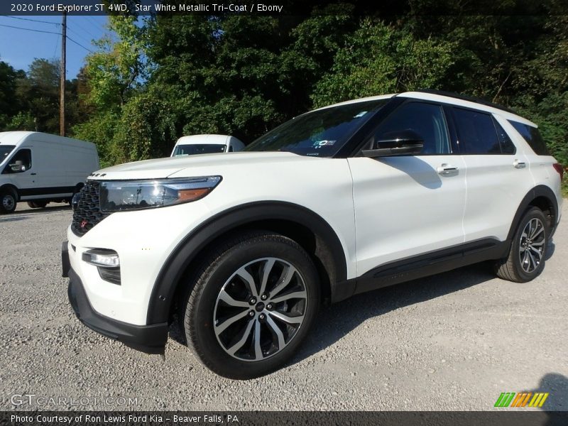 Front 3/4 View of 2020 Explorer ST 4WD