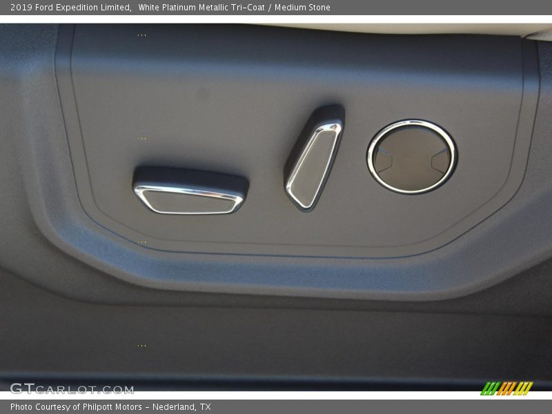White Platinum Metallic Tri-Coat / Medium Stone 2019 Ford Expedition Limited