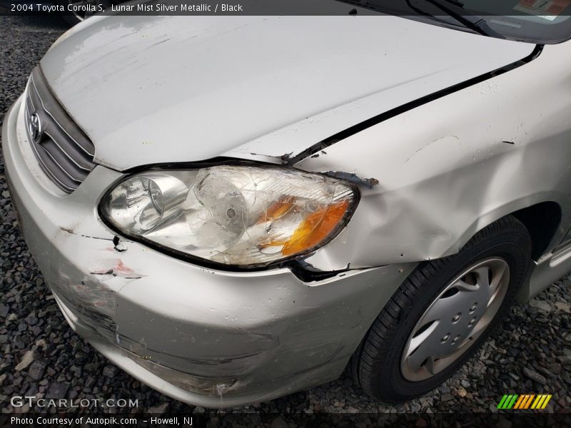 Lunar Mist Silver Metallic / Black 2004 Toyota Corolla S