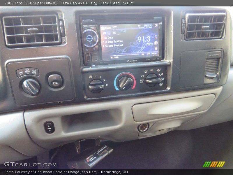 Black / Medium Flint 2003 Ford F350 Super Duty XLT Crew Cab 4x4 Dually