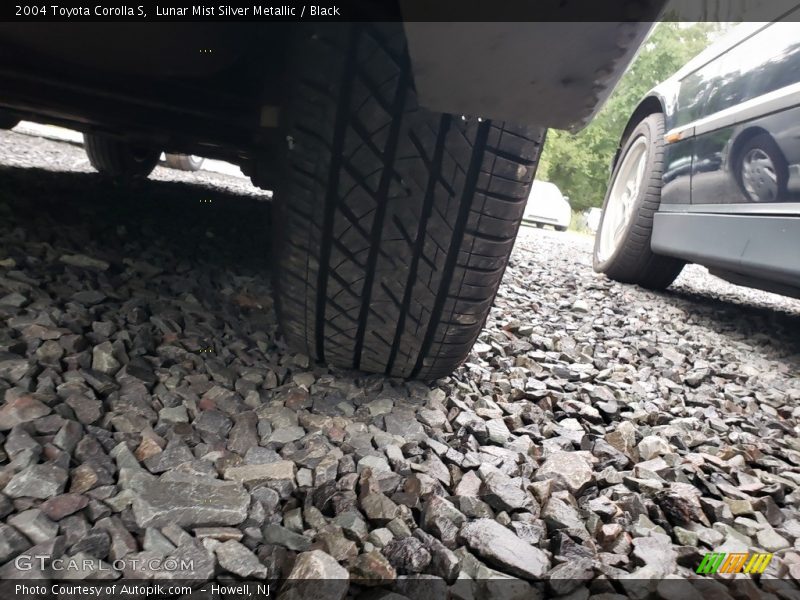 Lunar Mist Silver Metallic / Black 2004 Toyota Corolla S