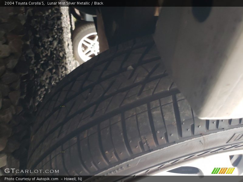 Lunar Mist Silver Metallic / Black 2004 Toyota Corolla S