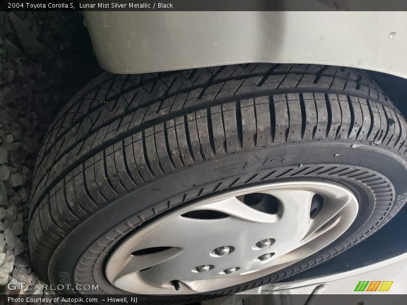 Lunar Mist Silver Metallic / Black 2004 Toyota Corolla S