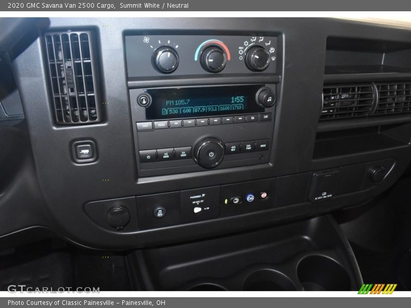 Controls of 2020 Savana Van 2500 Cargo