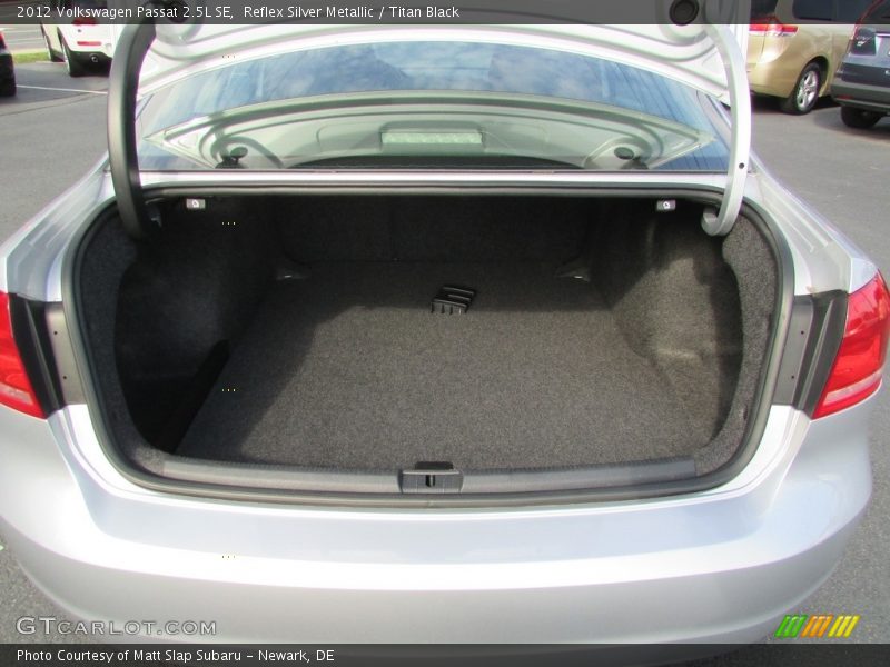 Reflex Silver Metallic / Titan Black 2012 Volkswagen Passat 2.5L SE