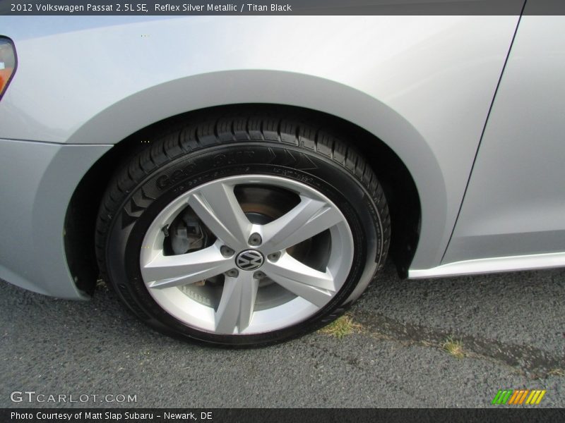 Reflex Silver Metallic / Titan Black 2012 Volkswagen Passat 2.5L SE