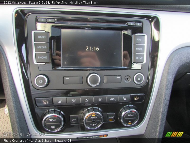 Reflex Silver Metallic / Titan Black 2012 Volkswagen Passat 2.5L SE