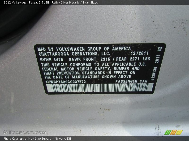 Reflex Silver Metallic / Titan Black 2012 Volkswagen Passat 2.5L SE