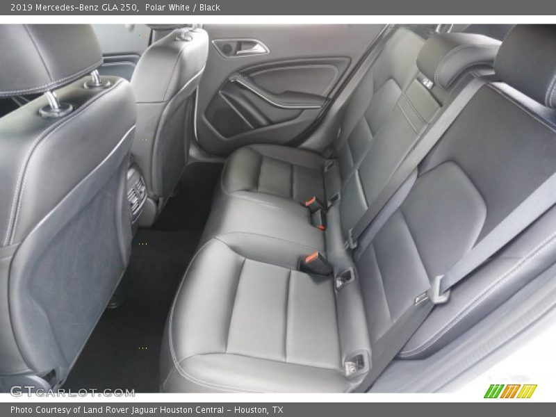 Polar White / Black 2019 Mercedes-Benz GLA 250