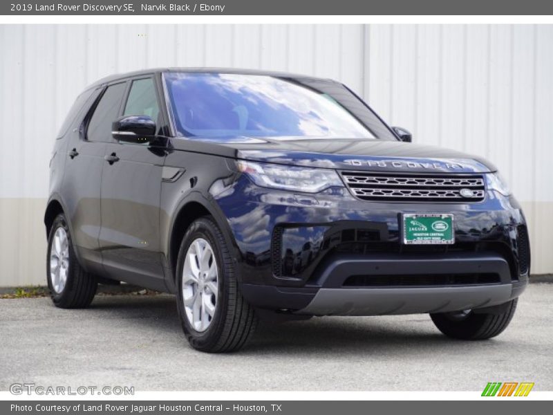 Narvik Black / Ebony 2019 Land Rover Discovery SE
