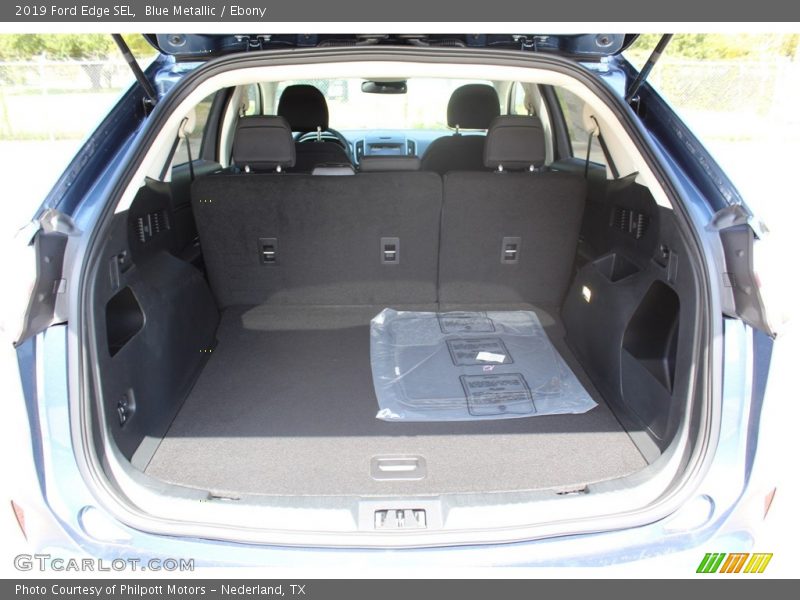  2019 Edge SEL Trunk