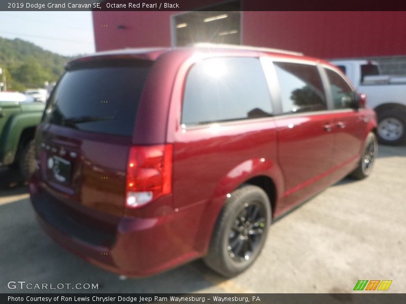 Octane Red Pearl / Black 2019 Dodge Grand Caravan SE
