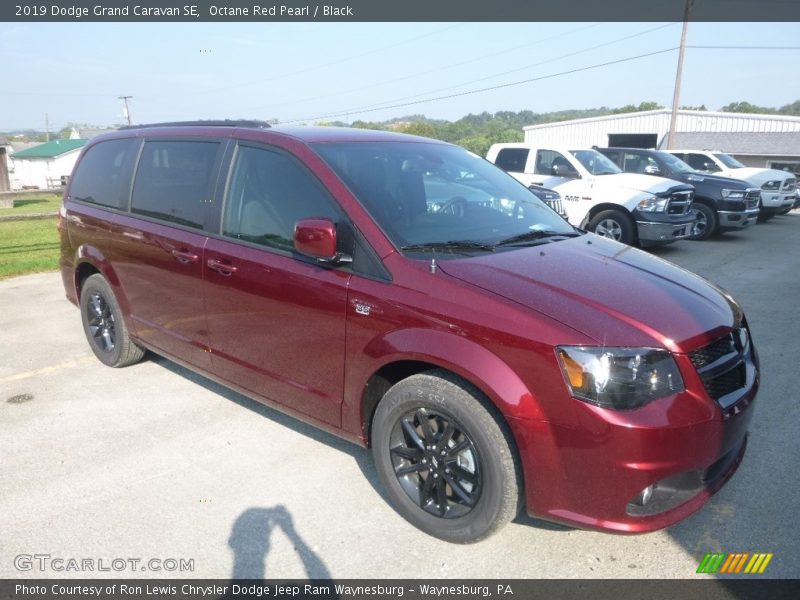 Octane Red Pearl / Black 2019 Dodge Grand Caravan SE