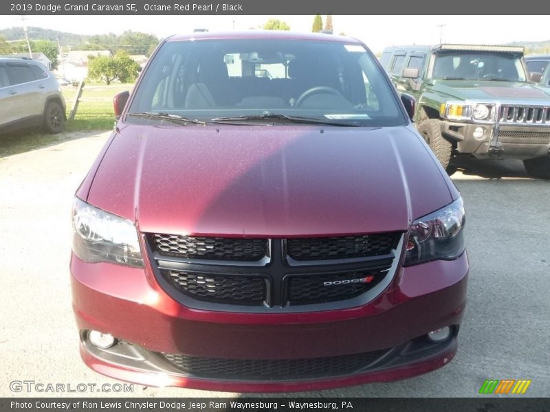 Octane Red Pearl / Black 2019 Dodge Grand Caravan SE