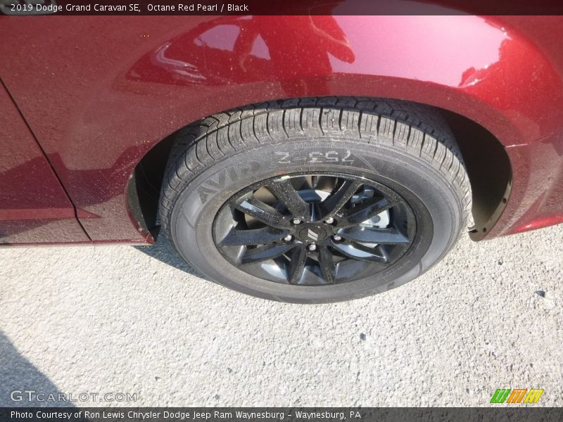 Octane Red Pearl / Black 2019 Dodge Grand Caravan SE