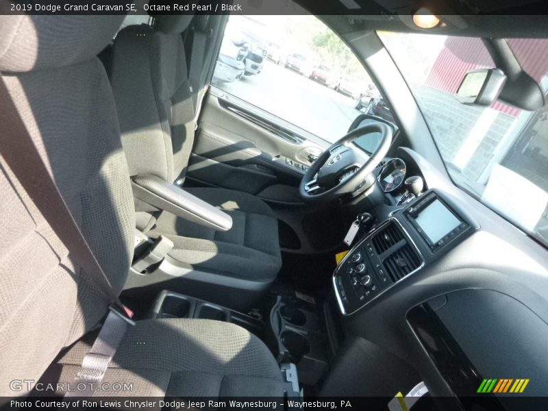 Octane Red Pearl / Black 2019 Dodge Grand Caravan SE