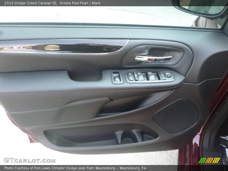Octane Red Pearl / Black 2019 Dodge Grand Caravan SE