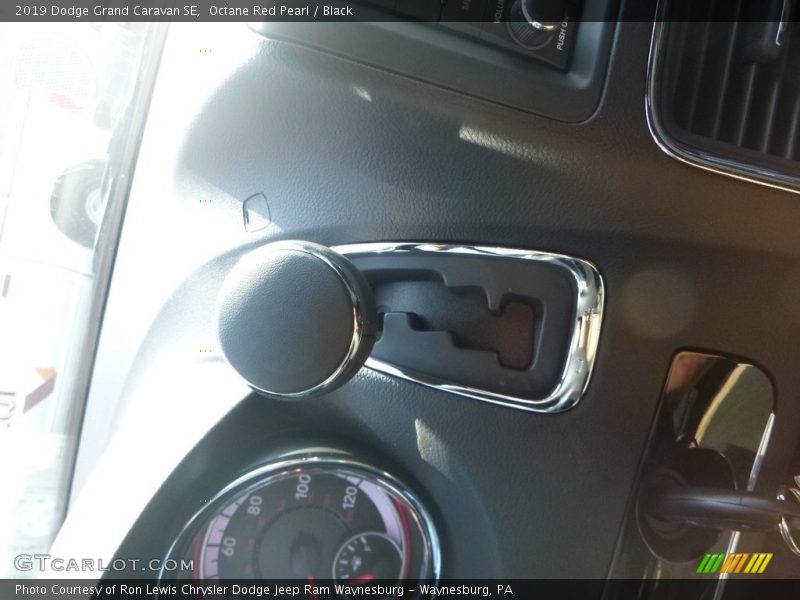 Octane Red Pearl / Black 2019 Dodge Grand Caravan SE