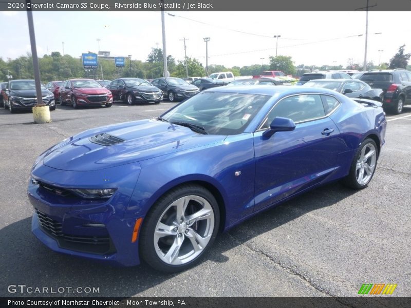 Front 3/4 View of 2020 Camaro SS Coupe