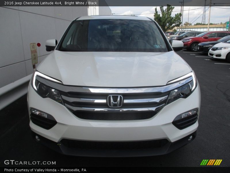 Bright White / Black 2016 Jeep Cherokee Latitude 4x4