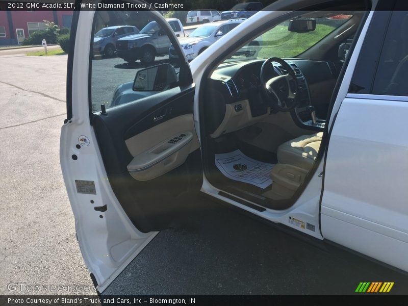 White Diamond Tricoat / Cashmere 2012 GMC Acadia SLT