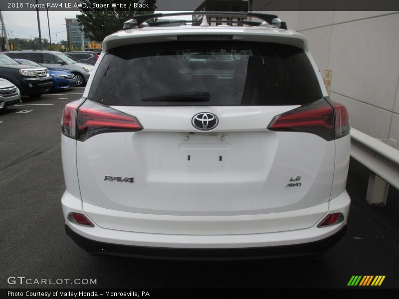 Super White / Black 2016 Toyota RAV4 LE AWD
