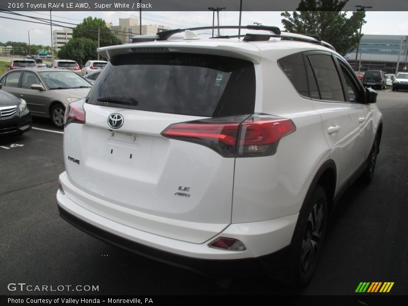 Super White / Black 2016 Toyota RAV4 LE AWD