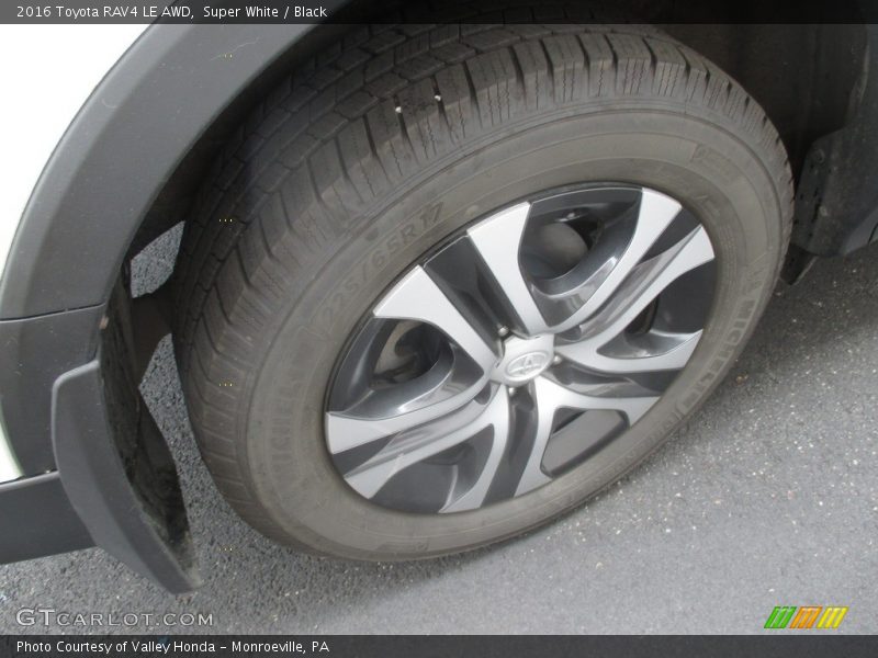 Super White / Black 2016 Toyota RAV4 LE AWD