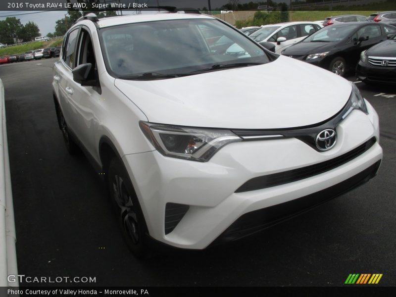 Super White / Black 2016 Toyota RAV4 LE AWD