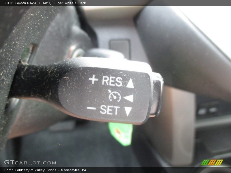 Super White / Black 2016 Toyota RAV4 LE AWD