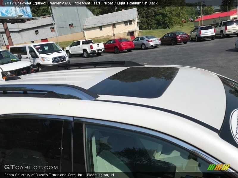 Iridescent Pearl Tricoat / Light Titanium/Jet Black 2017 Chevrolet Equinox Premier AWD