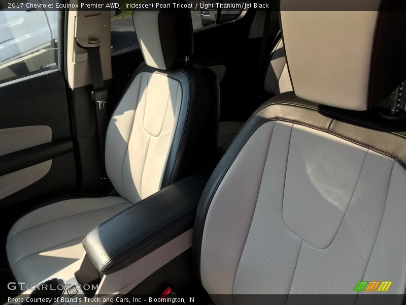 Iridescent Pearl Tricoat / Light Titanium/Jet Black 2017 Chevrolet Equinox Premier AWD