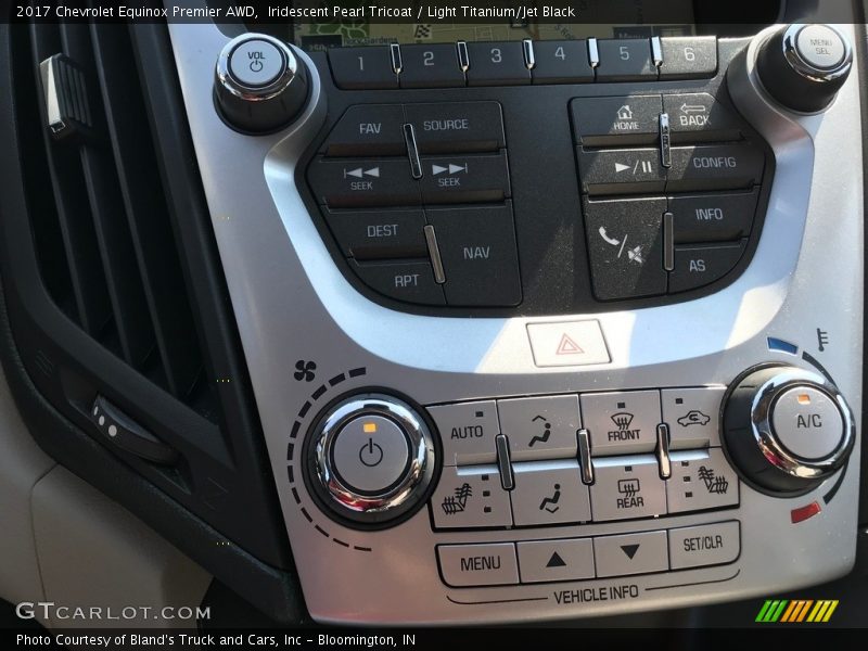 Iridescent Pearl Tricoat / Light Titanium/Jet Black 2017 Chevrolet Equinox Premier AWD