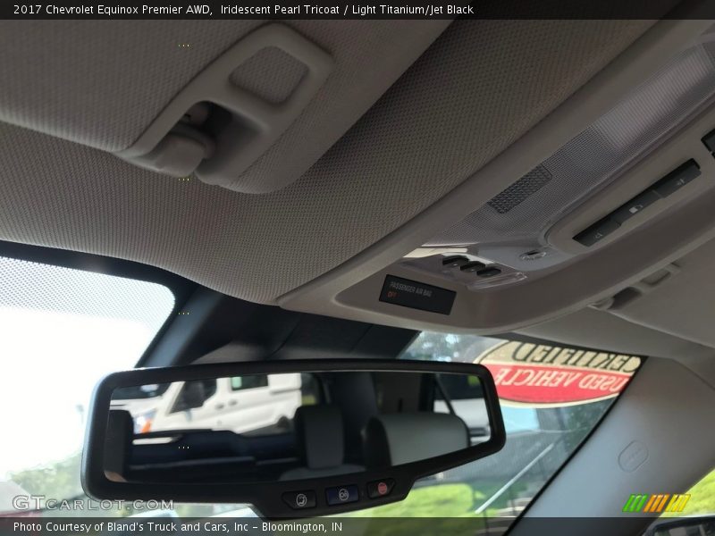 Iridescent Pearl Tricoat / Light Titanium/Jet Black 2017 Chevrolet Equinox Premier AWD