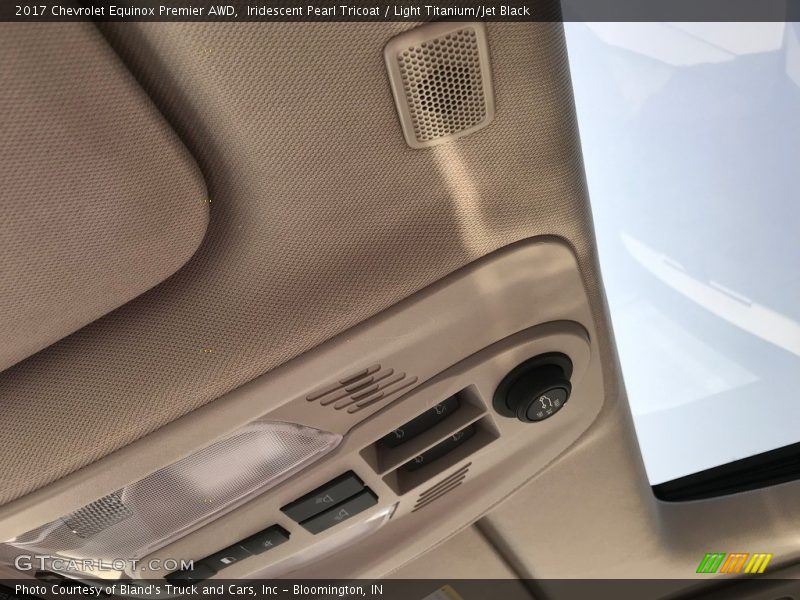 Iridescent Pearl Tricoat / Light Titanium/Jet Black 2017 Chevrolet Equinox Premier AWD
