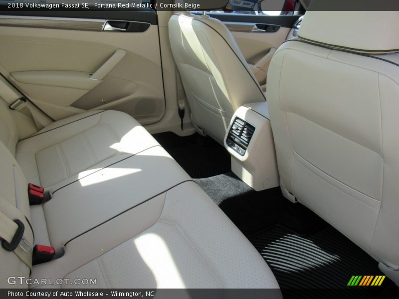 Fortana Red Metallic / Cornsilk Beige 2018 Volkswagen Passat SE