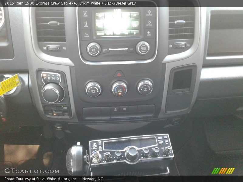 Bright White / Black/Diesel Gray 2015 Ram 1500 Express Crew Cab 4x4