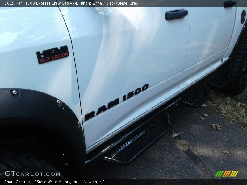 Bright White / Black/Diesel Gray 2015 Ram 1500 Express Crew Cab 4x4