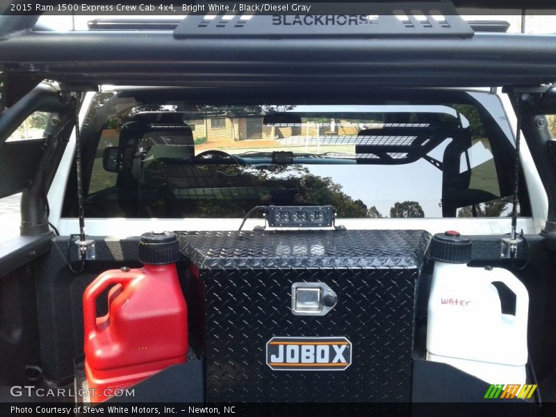 Bright White / Black/Diesel Gray 2015 Ram 1500 Express Crew Cab 4x4
