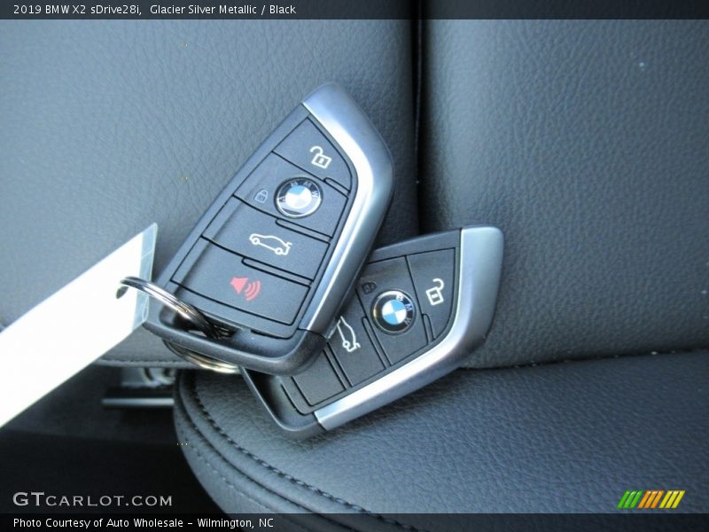 Glacier Silver Metallic / Black 2019 BMW X2 sDrive28i