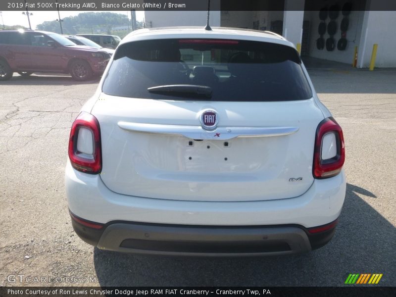 Bianco Gelato (White) / Brown 2019 Fiat 500X Trekking AWD