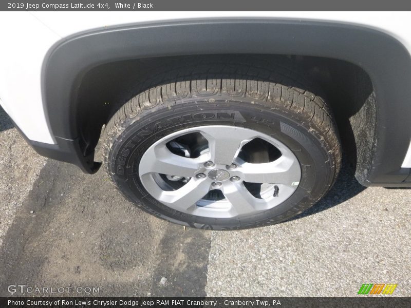 White / Black 2019 Jeep Compass Latitude 4x4