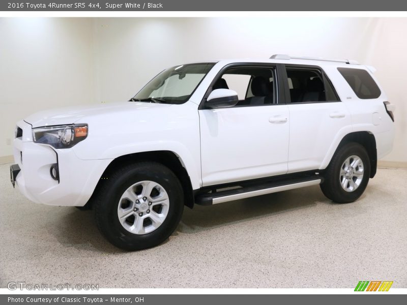 Super White / Black 2016 Toyota 4Runner SR5 4x4