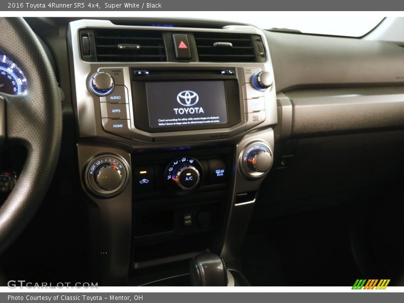 Super White / Black 2016 Toyota 4Runner SR5 4x4