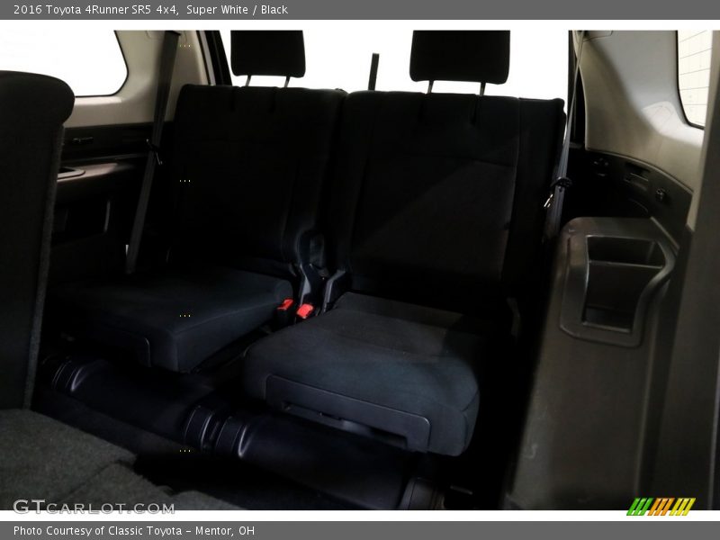 Super White / Black 2016 Toyota 4Runner SR5 4x4