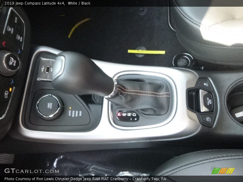 White / Black 2019 Jeep Compass Latitude 4x4