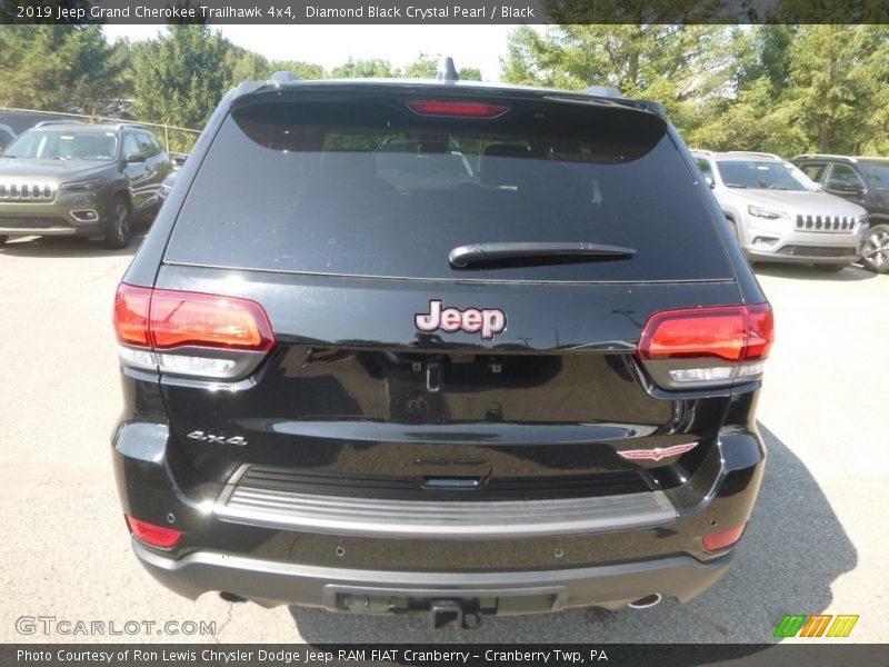 Diamond Black Crystal Pearl / Black 2019 Jeep Grand Cherokee Trailhawk 4x4