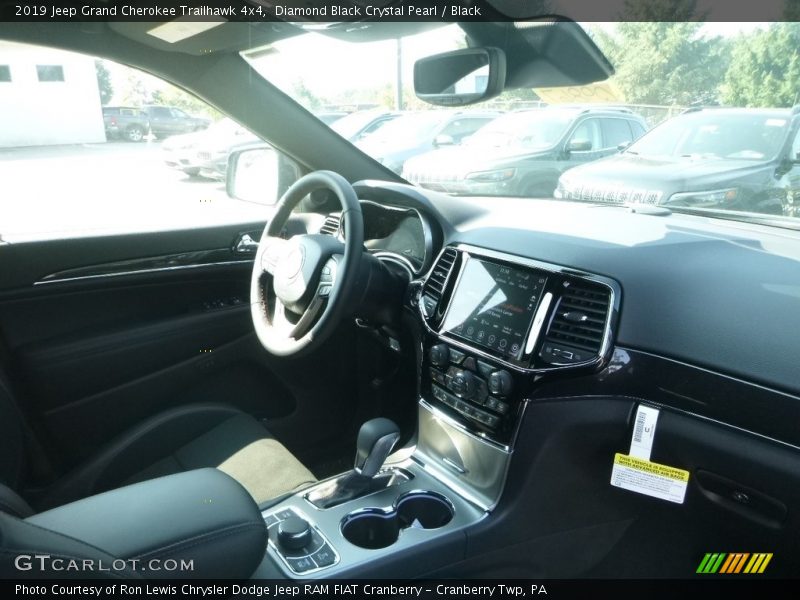 Diamond Black Crystal Pearl / Black 2019 Jeep Grand Cherokee Trailhawk 4x4